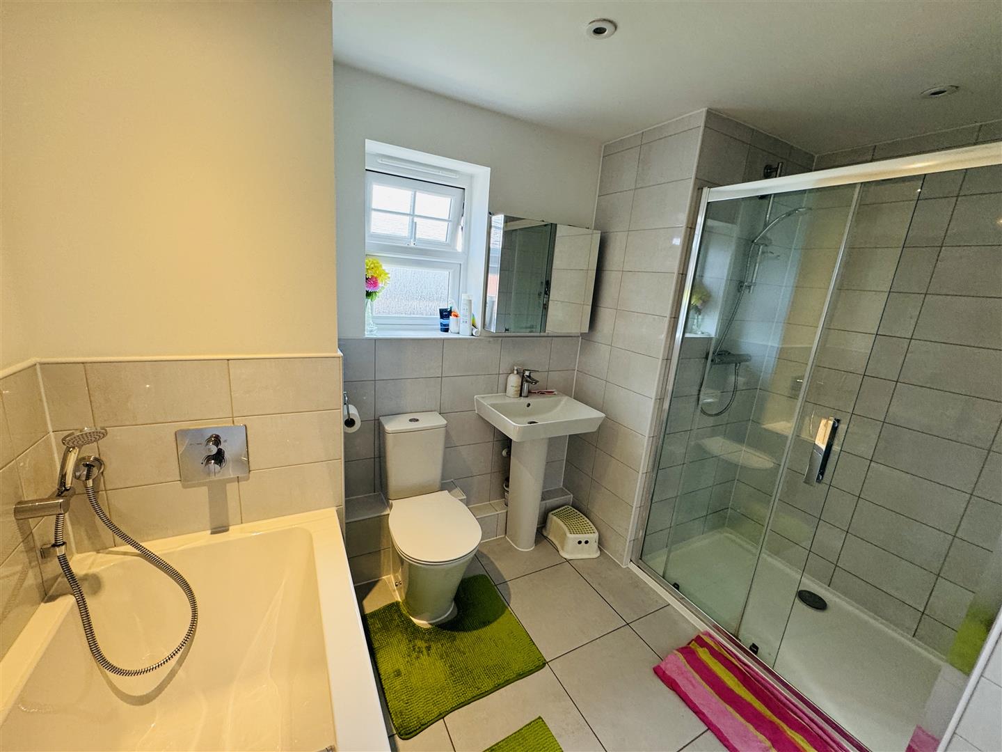5 bed property in Brecknock Chase, Milton Keynes